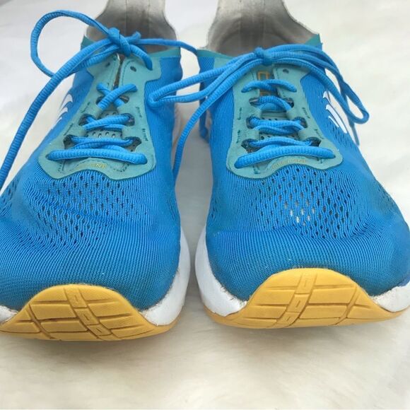 Topo Cyclone Sky /Gold Athletic Running Shoes - Picture 5 of 16
